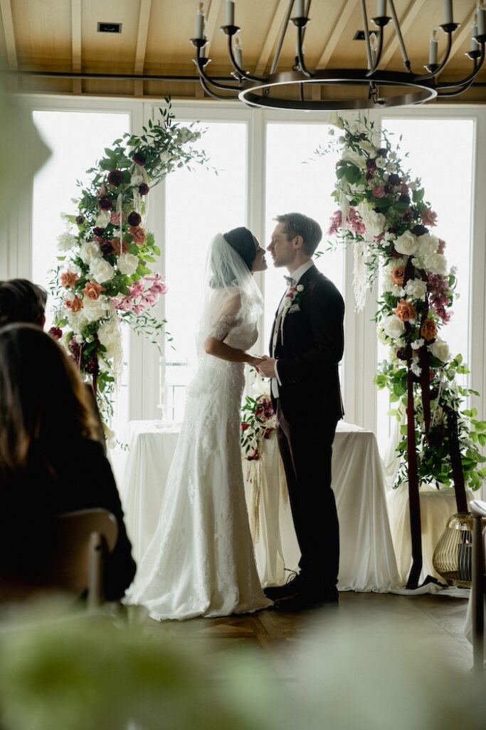 Traualtar Hochzeit in Österreich Rosewood Schloss Fuschl am See - Hochzeitsplaner München