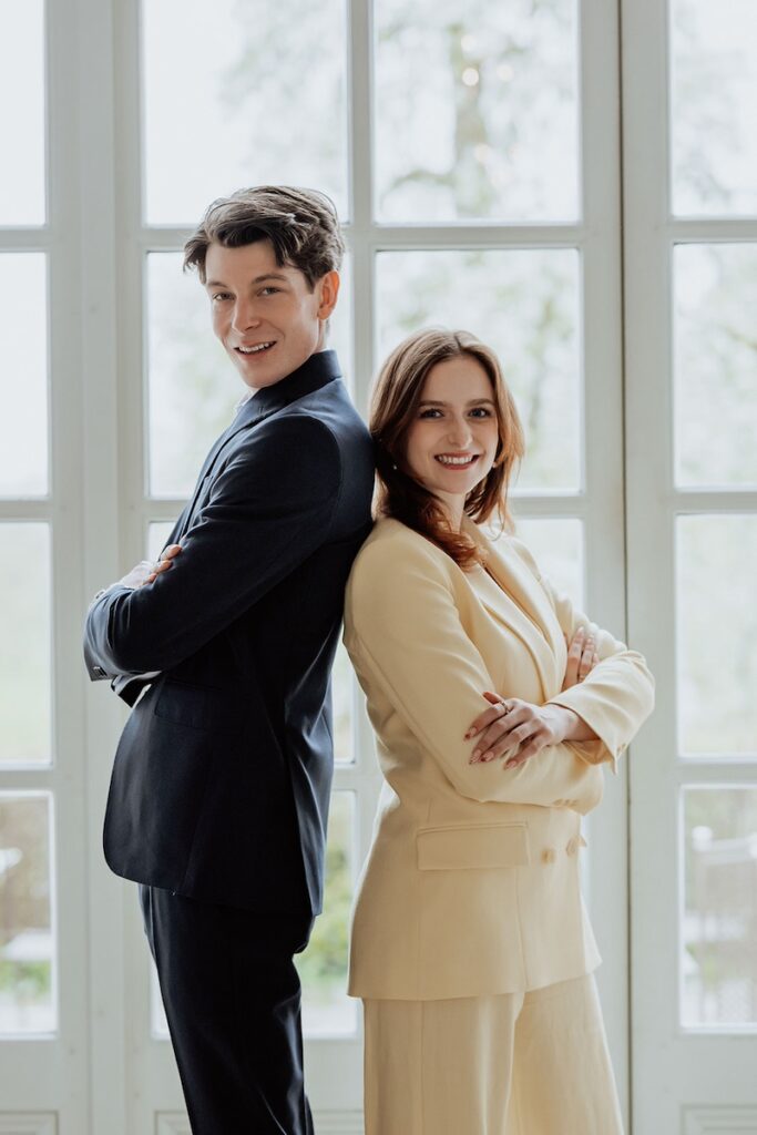 Wir sind Laura Glanz und Leon Bauermeister von Glanz Hochzeiten - eure Hochzeitsplaner für München, Süddeutschland und Österreich
